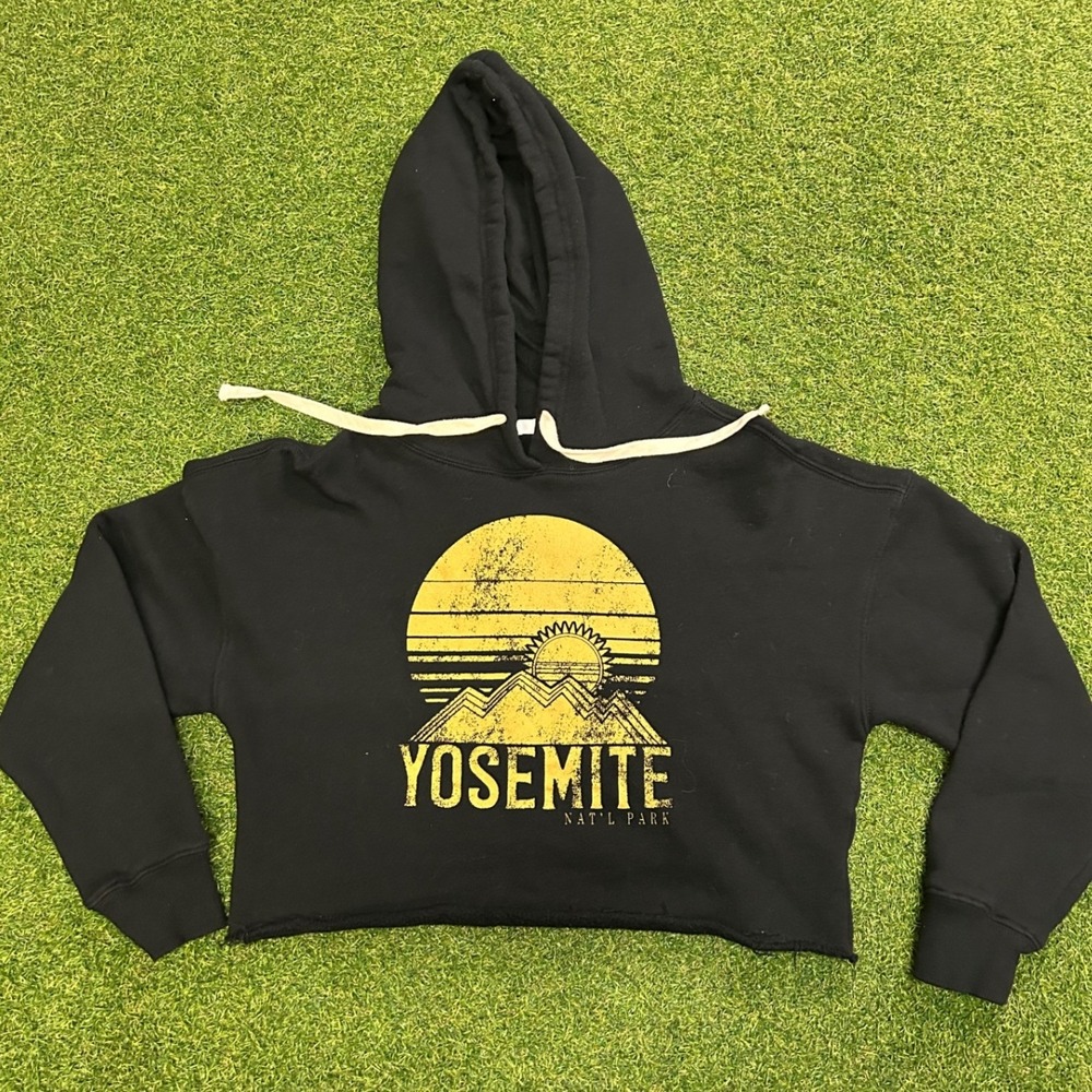 BP Yosemite National Park Cropped Hoodie Black Yellow Graphic Sun Small